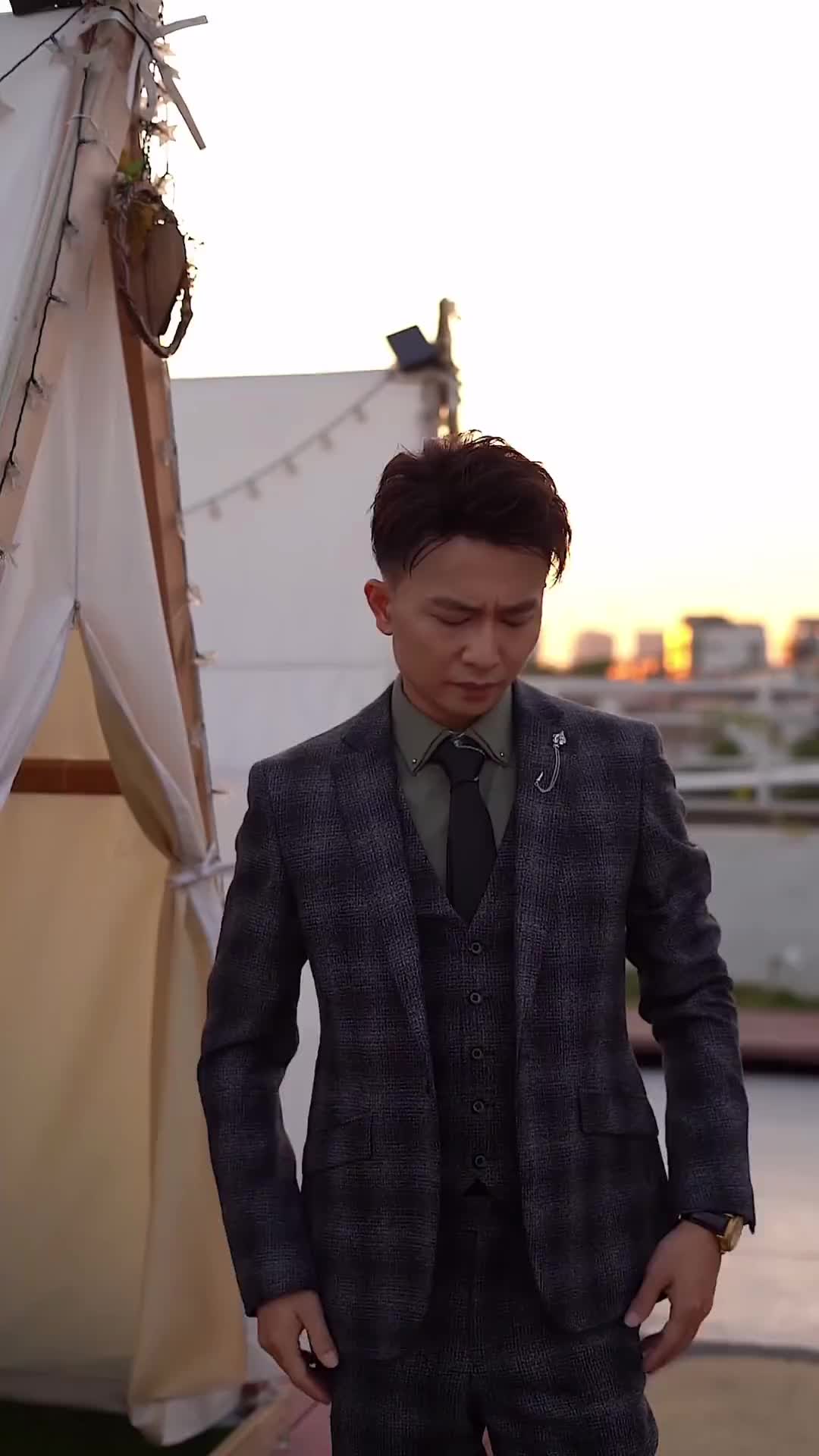 我们都已不再年轻物是人非欢子愚爱西装杀