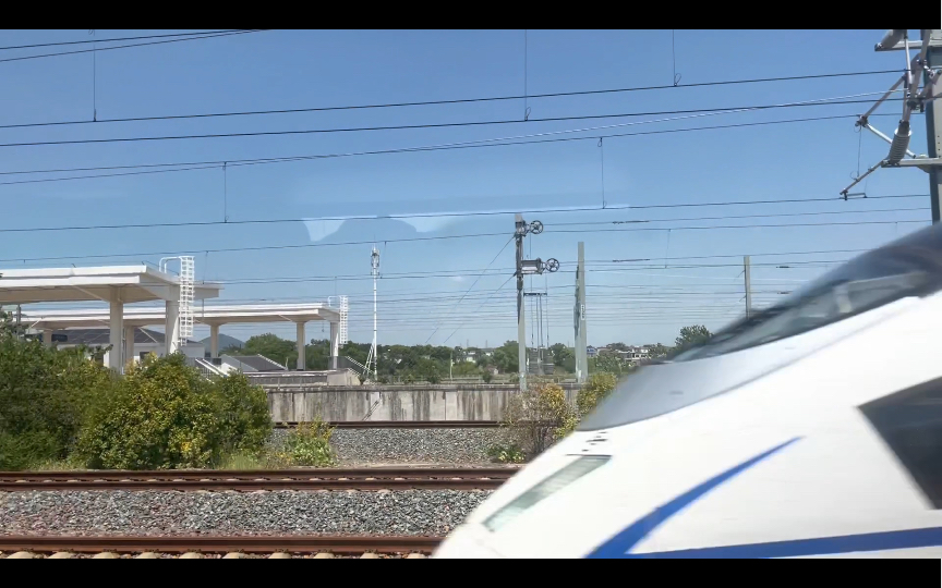 露天的站台文艺气息十足_哔哩哔哩_bilibili