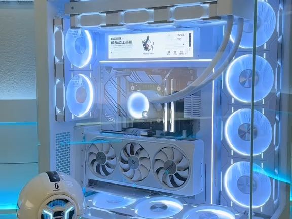 phanteks 追风者nv7的大额头是选择副屏还是夹汉堡呢?