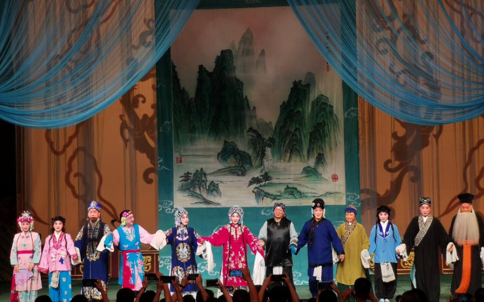 20200907迟小秋锁麟囊长安大戏院部分经典唱段_哔哩哔哩_bilibili