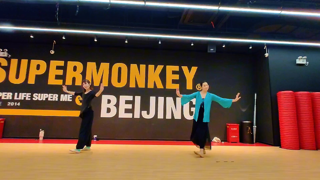 超级猩猩中国舞《画中游》