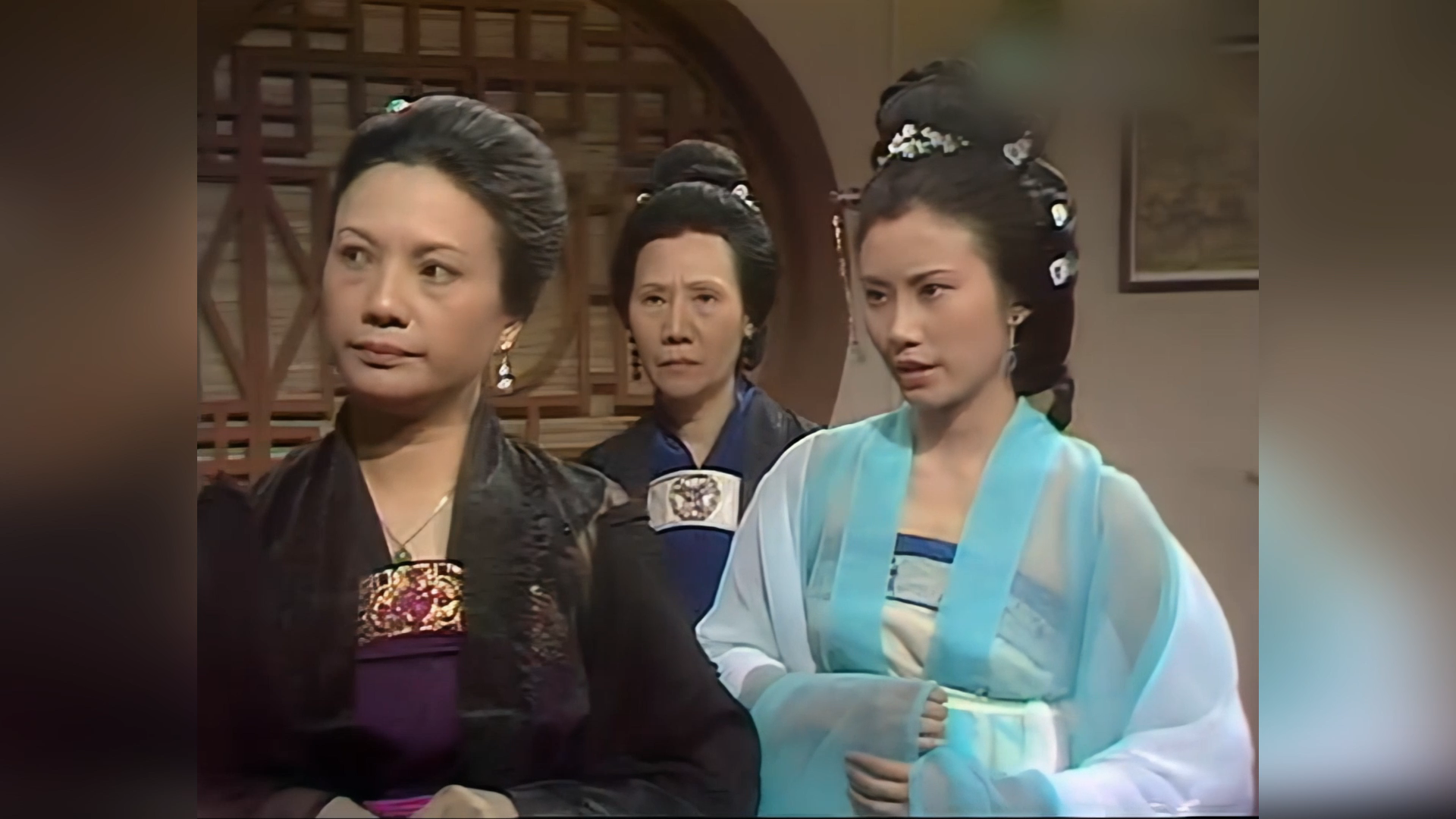 75版《紫钗记》10,郑少秋汪明荃主演,周润发在里面演了一个小兵_哔哩