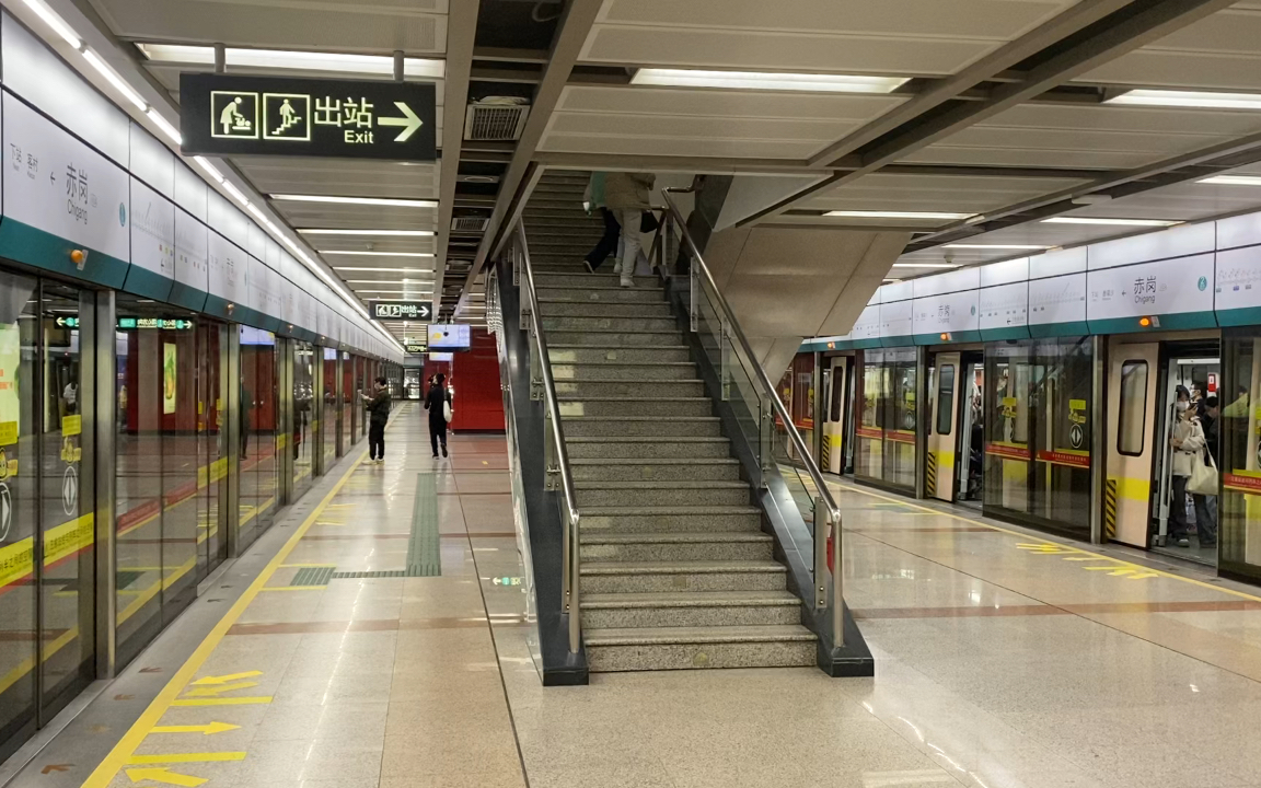 广州地铁8号线上行进/下行出赤岗站