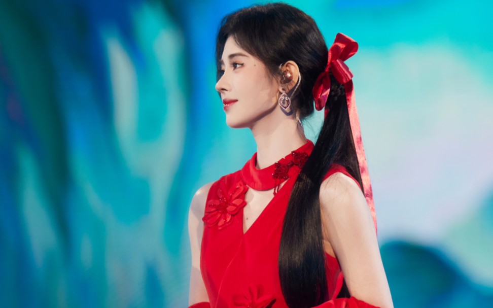 鞠婧祎青花瓷直拍 2024江苏卫视跨年演唱会.