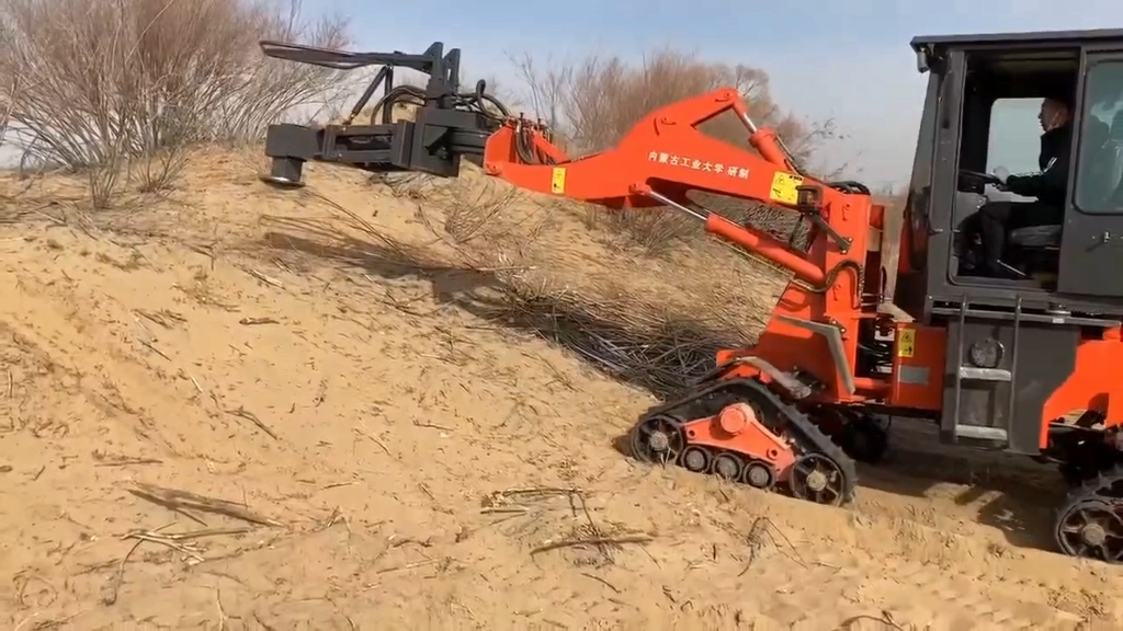 各种重型机械改装防陷履带半链轨,泥地湿地沙漠地作业,着地面积大,抓