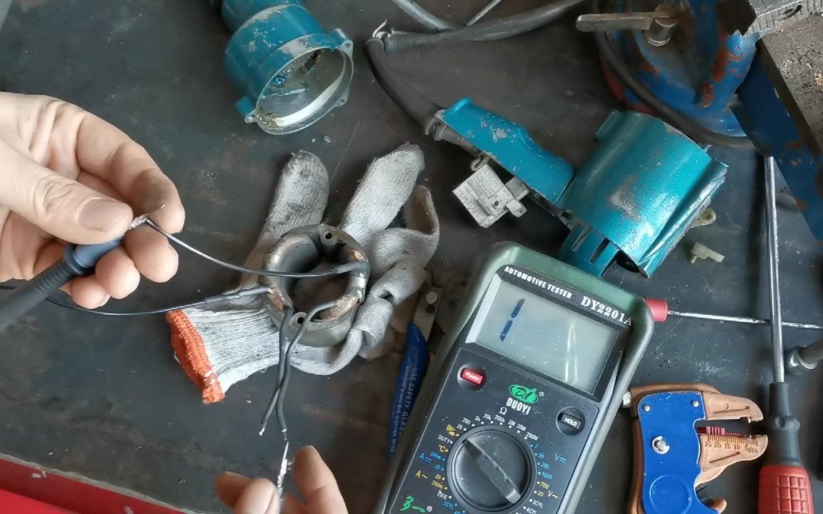 铝壳手电钻修好了!现在可以转了!就是旋转方向是反的