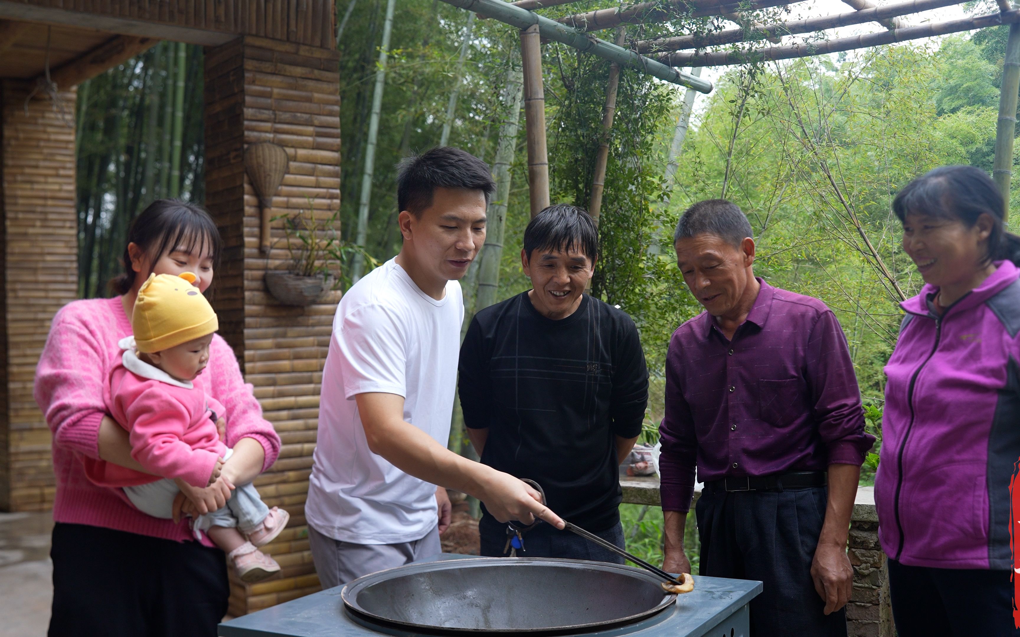 [图]媳妇心心念念的柴火鸡秋月今天给她安排上，把她喂的白白胖胖的！