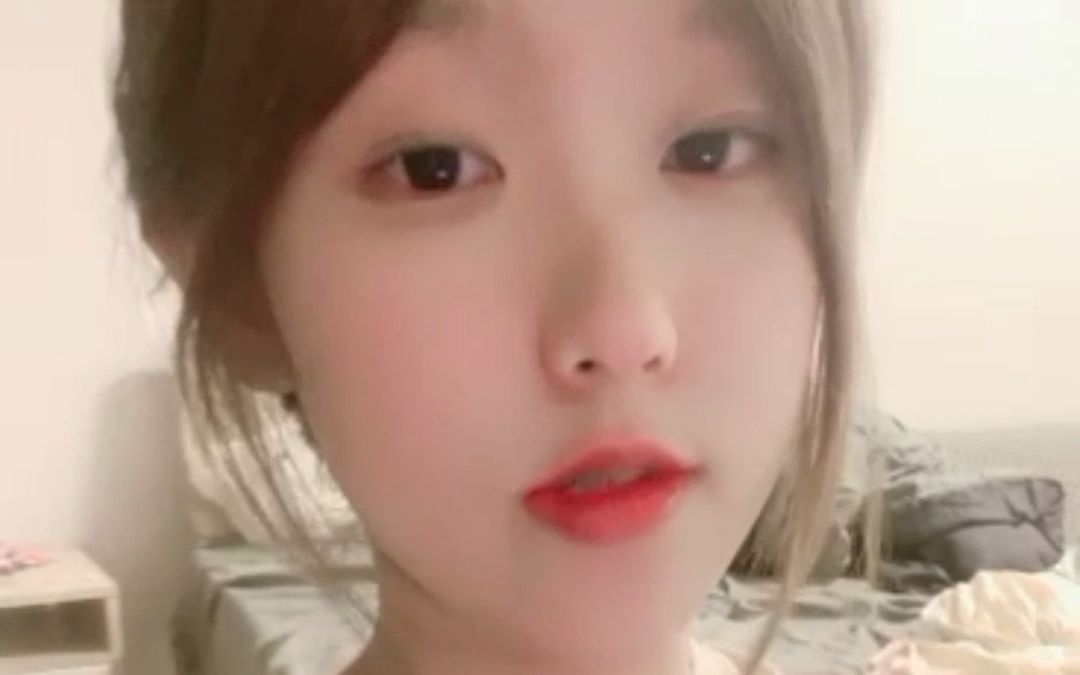 美女落九川直播透露可约