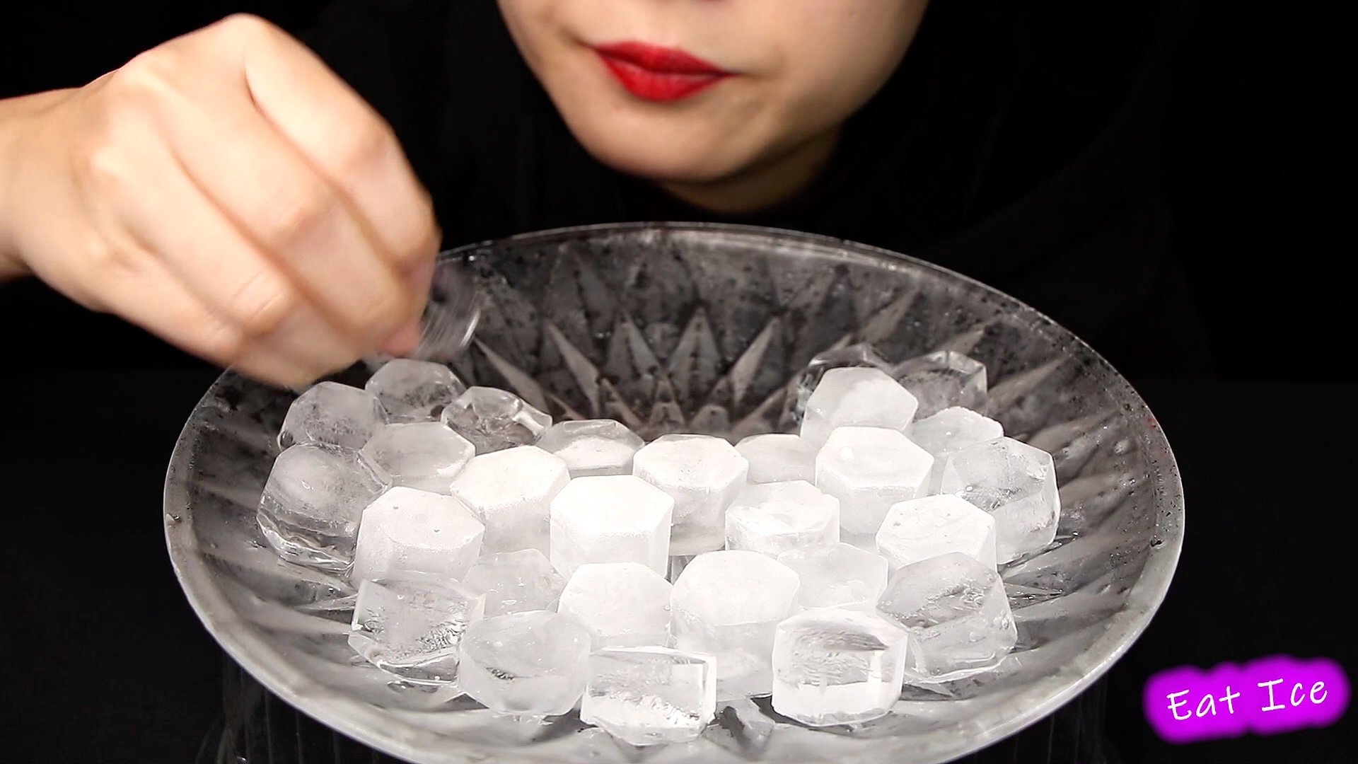 【eat ice】六棱柱形状冰块|咀嚼音吃冰吃冰大杂烩,感觉什么声音都有