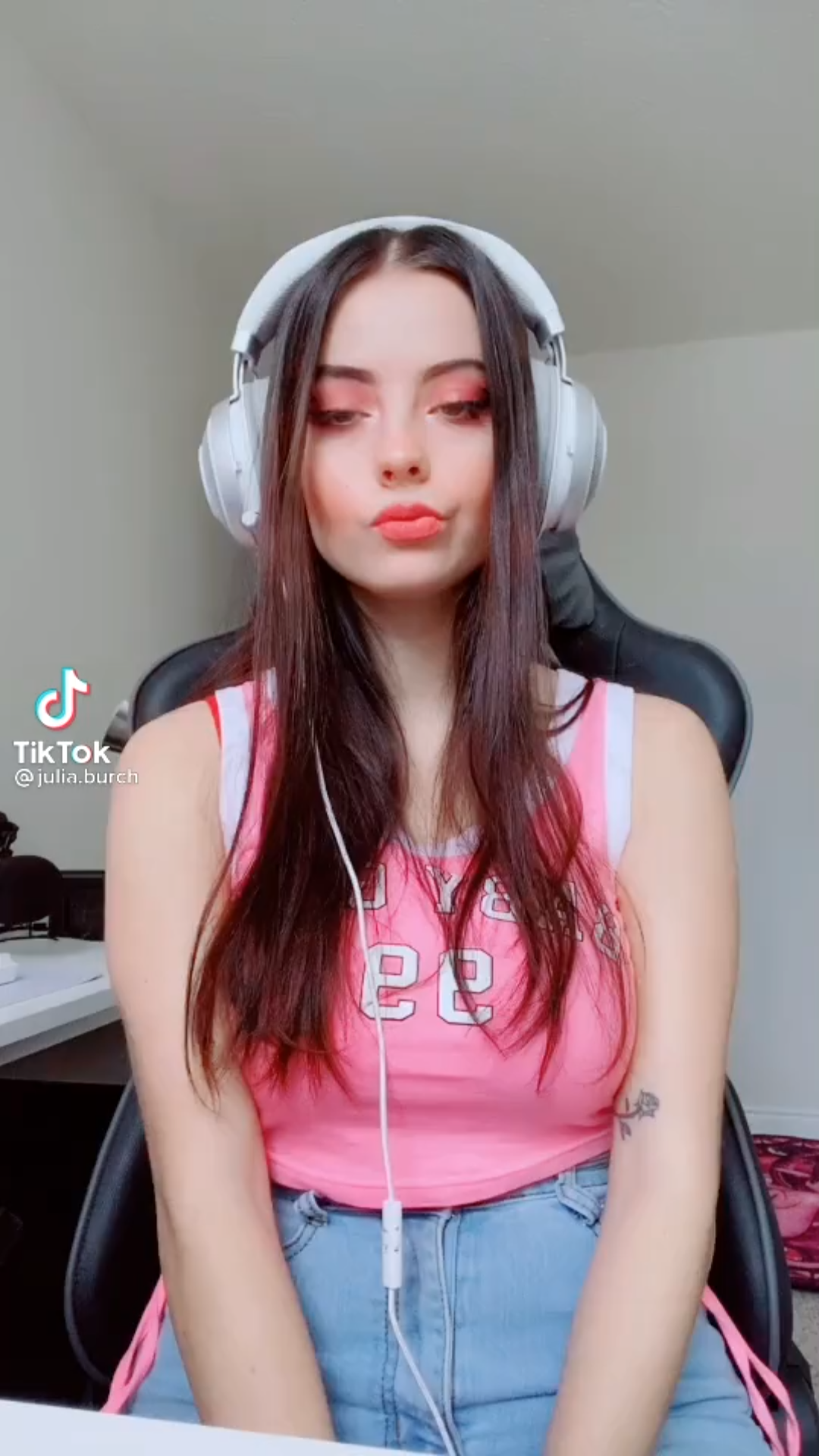 julia.burch小姐姐_哔哩哔哩_bilibili