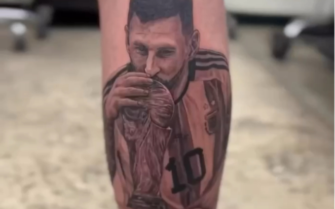 我终于得到了梅西纹身