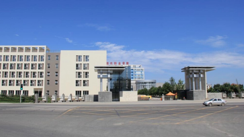 初中毕业生可报读33中高升学班34本科升学班5年制