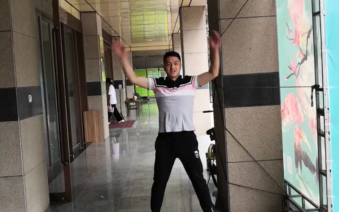 24个人一分钟开合跳储国强