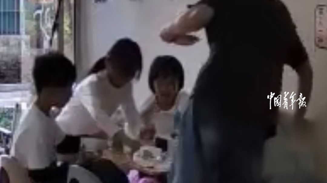 4个人5个小酥肉怎么办，小孩哥给出答案！