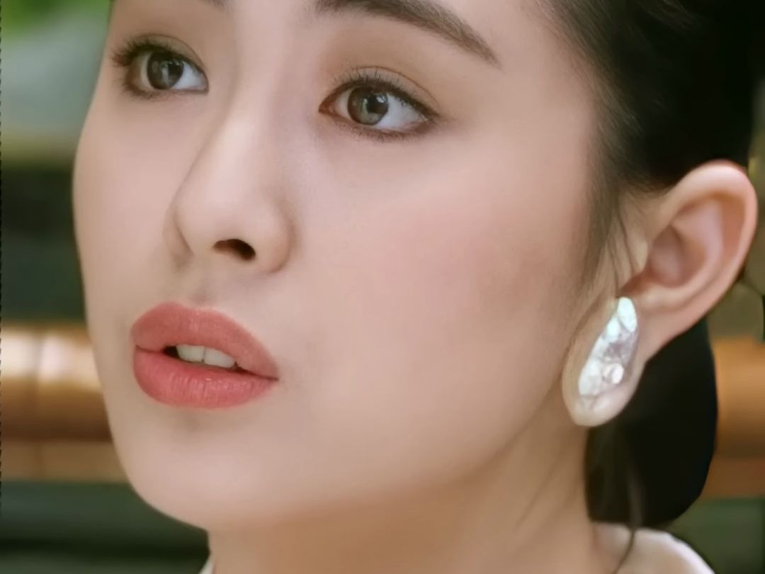 颜值与身材集于一身,王祖贤性感迷人合集