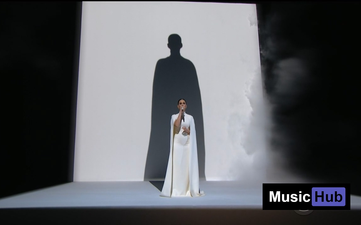 [图]Katy Perry - By the Grace of God Live (GRAMMYs 2015) - 720p 凯蒂·佩里