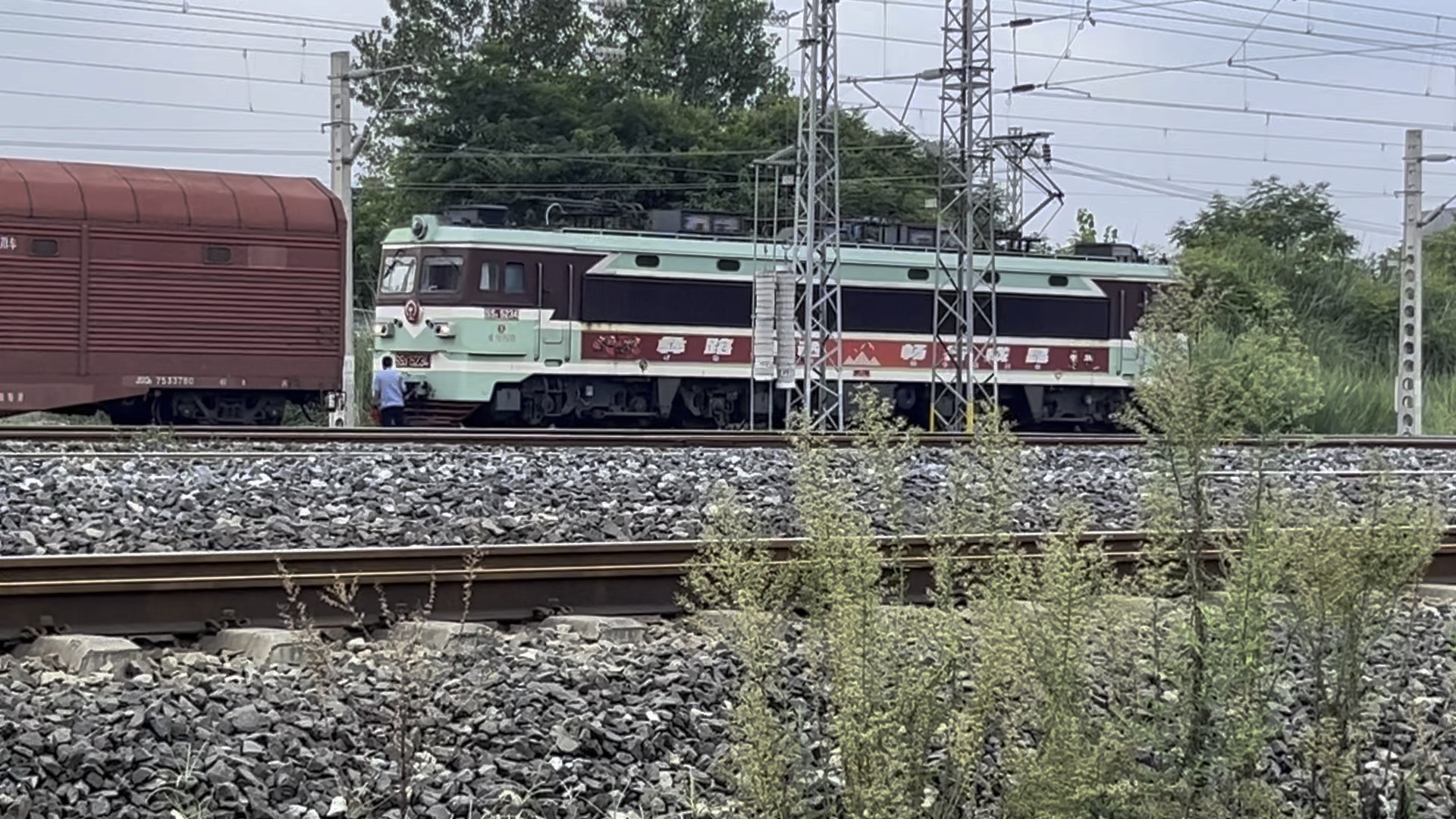 【新兴镇站】成局西段ss3 5234新兴镇站挂车作业