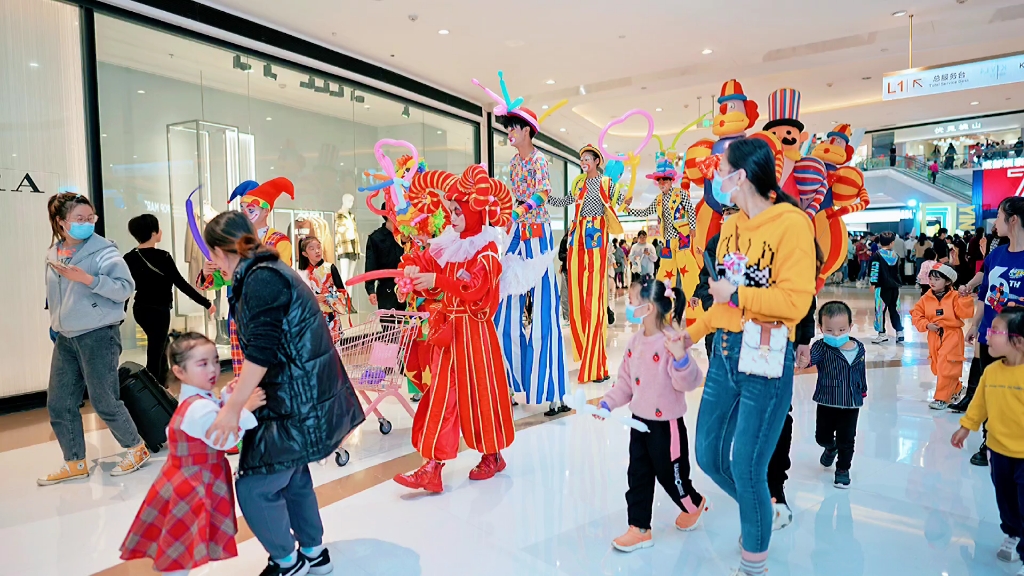 成都银泰城6周年万圣节小丑巡游