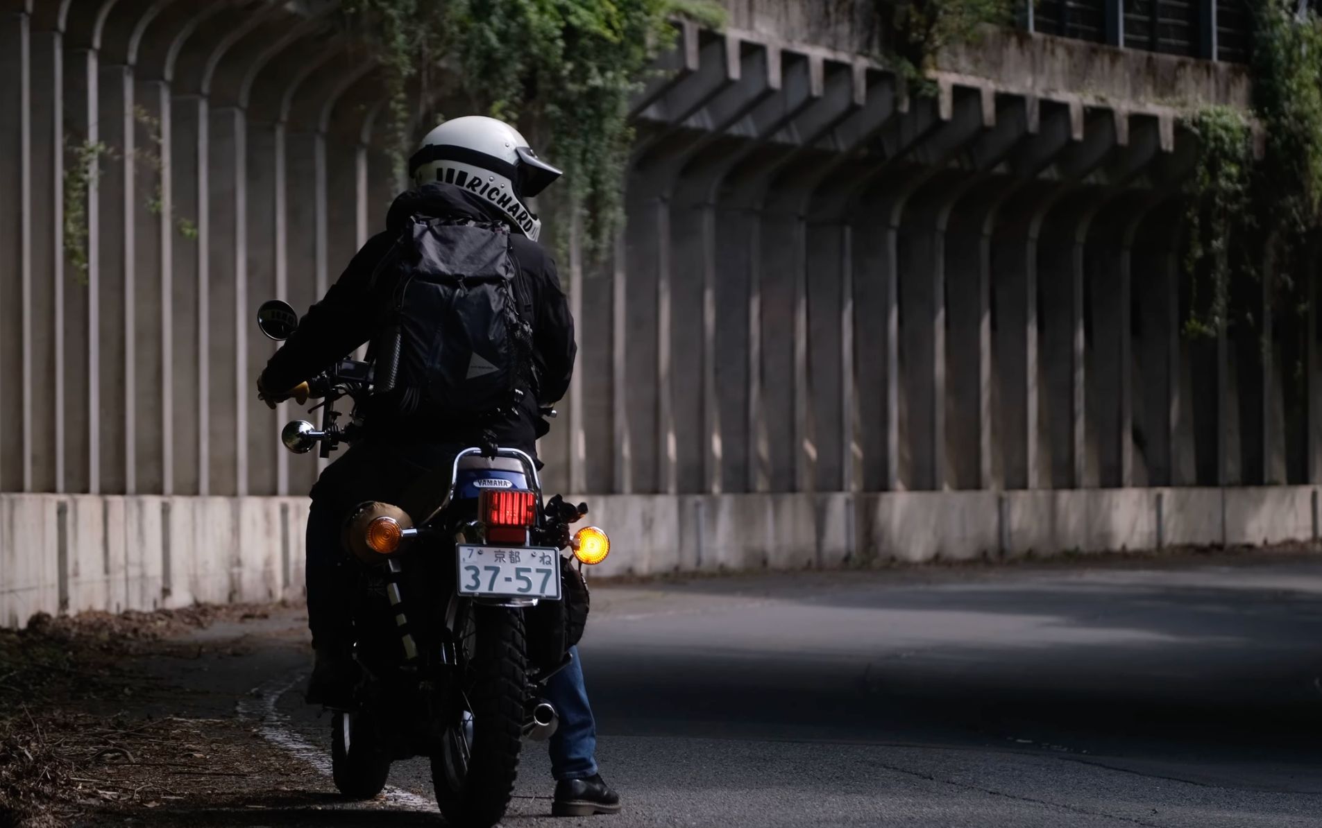 摩托骑行 yamaha sr400|穿越深山小河 寻找舒适的咖啡胜地 | 发动机