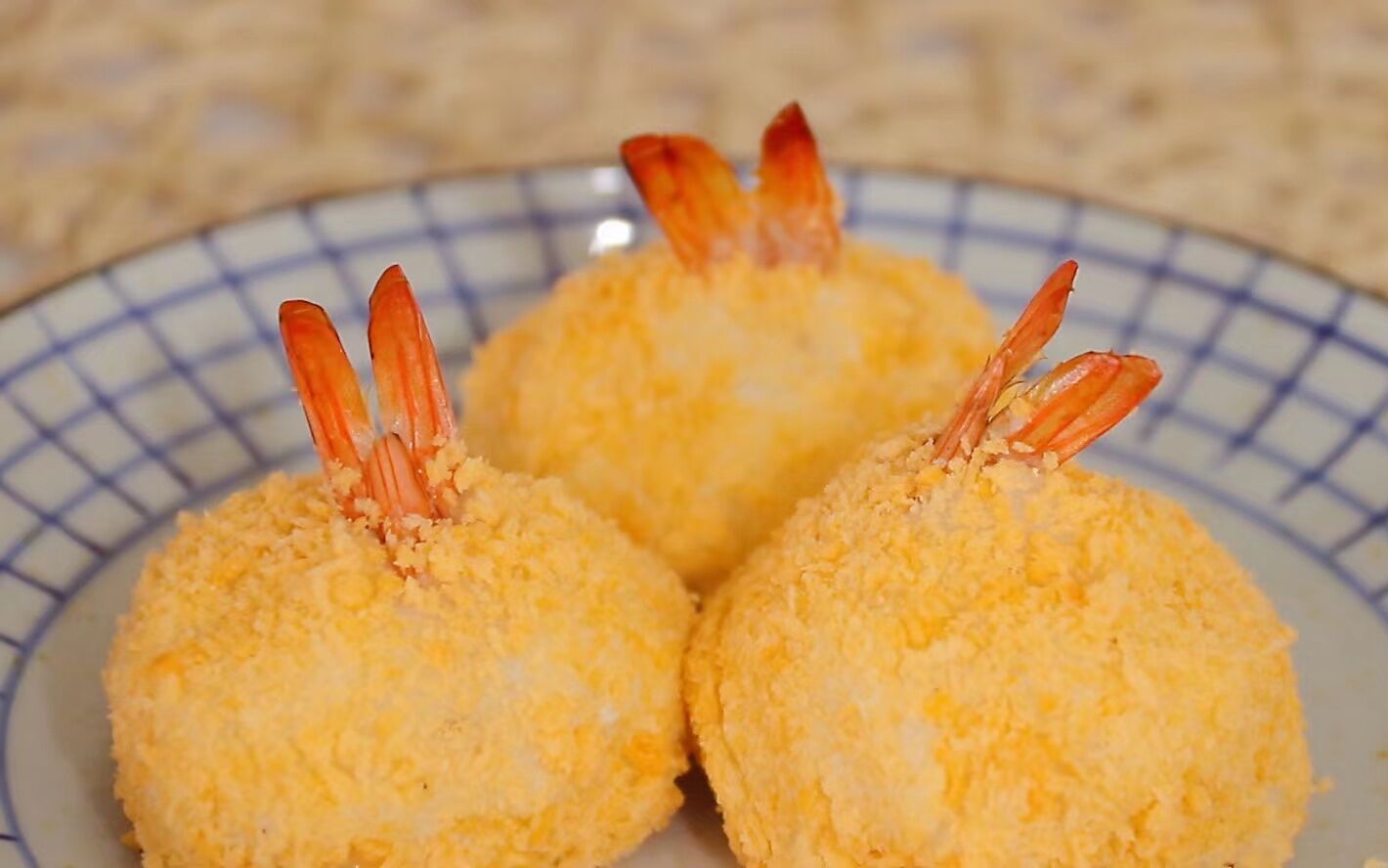 炸虾球丨土豆与虾的结合，堪称完美_小火_大火_食材