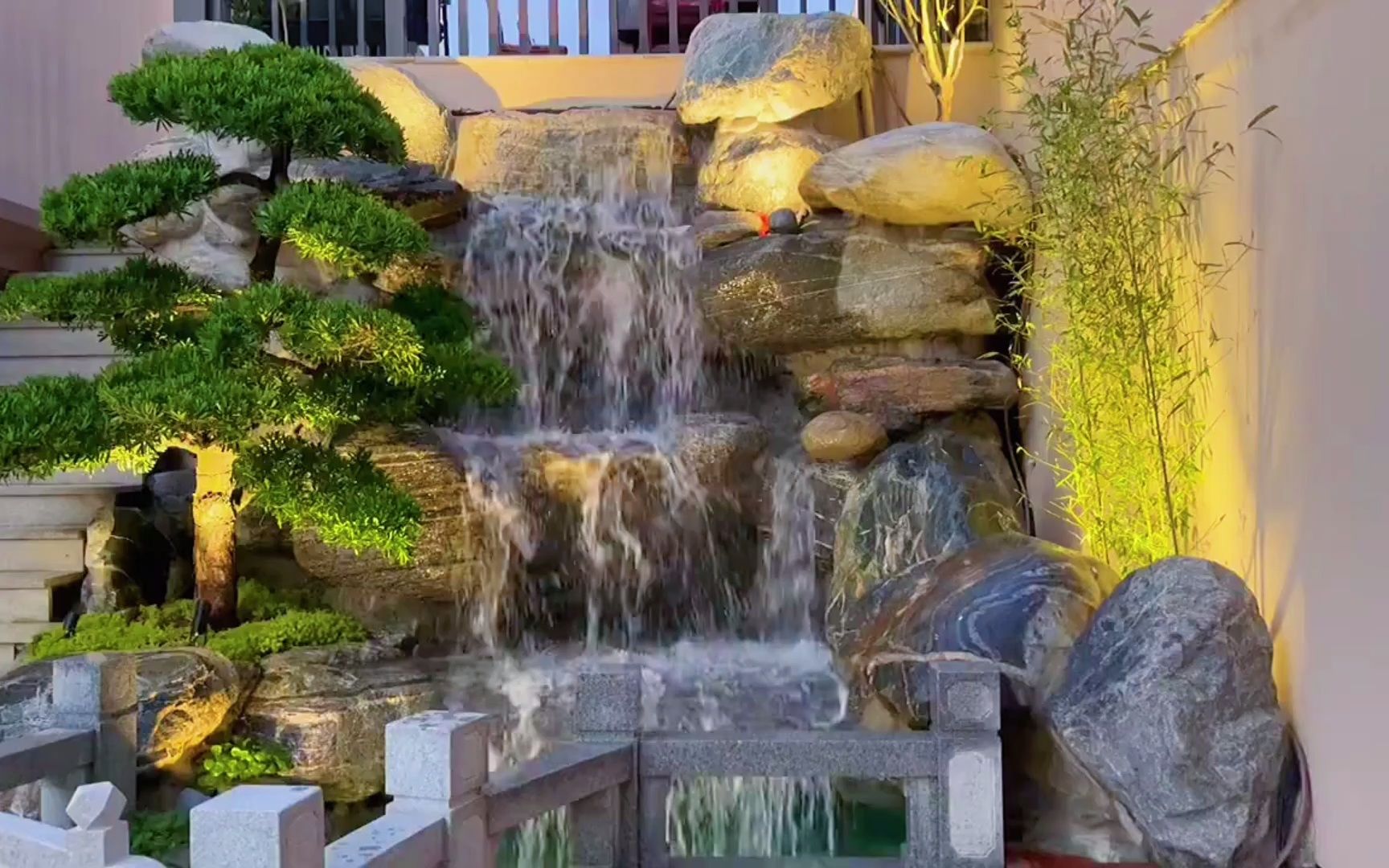 水流不息,气行不止!室内泰山石假山流水景观,独具一格!