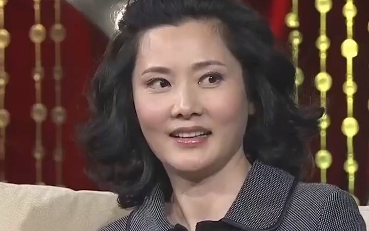 演员何赛飞,嫁给老师的儿子,35岁高龄产子,如今过得怎样!