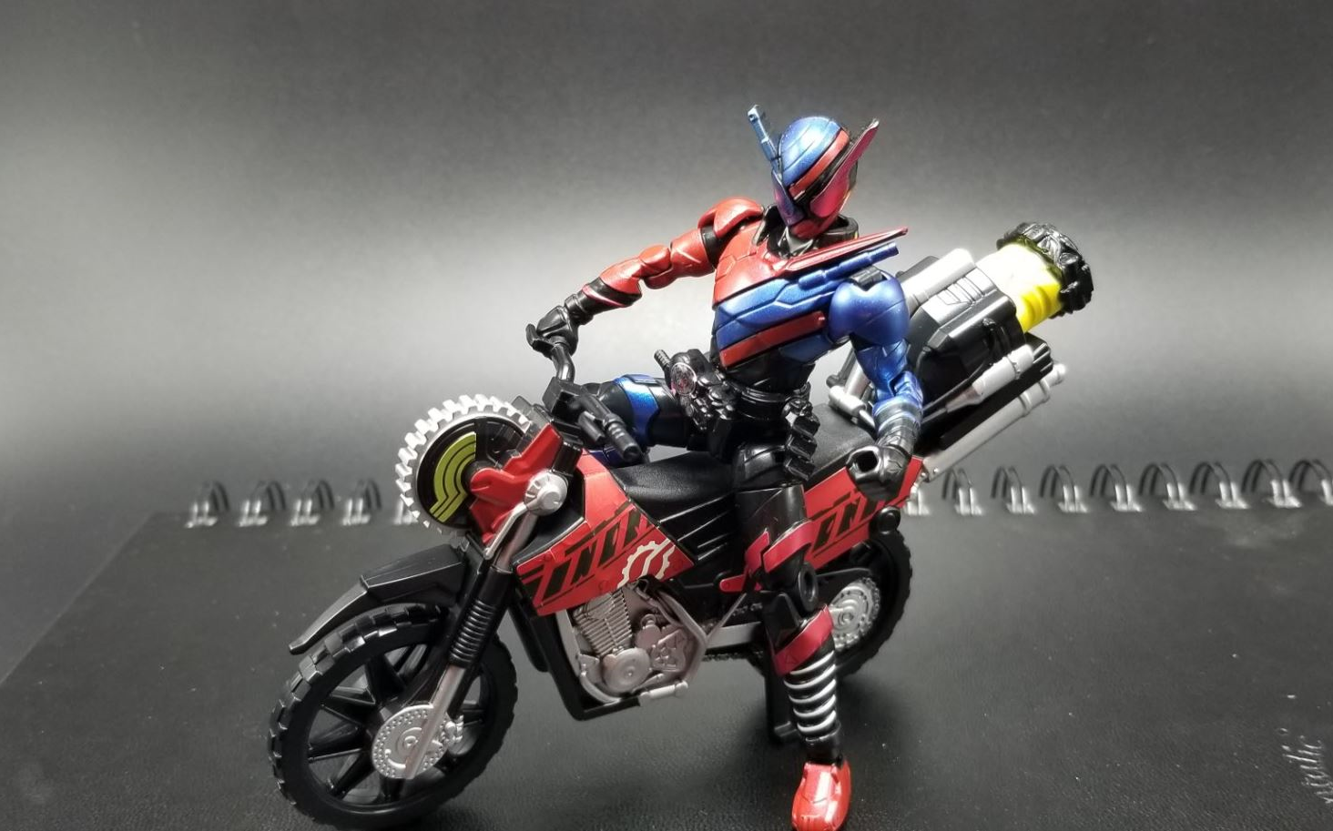 魔玩具假面骑士build创动食玩机械创造者摩托
