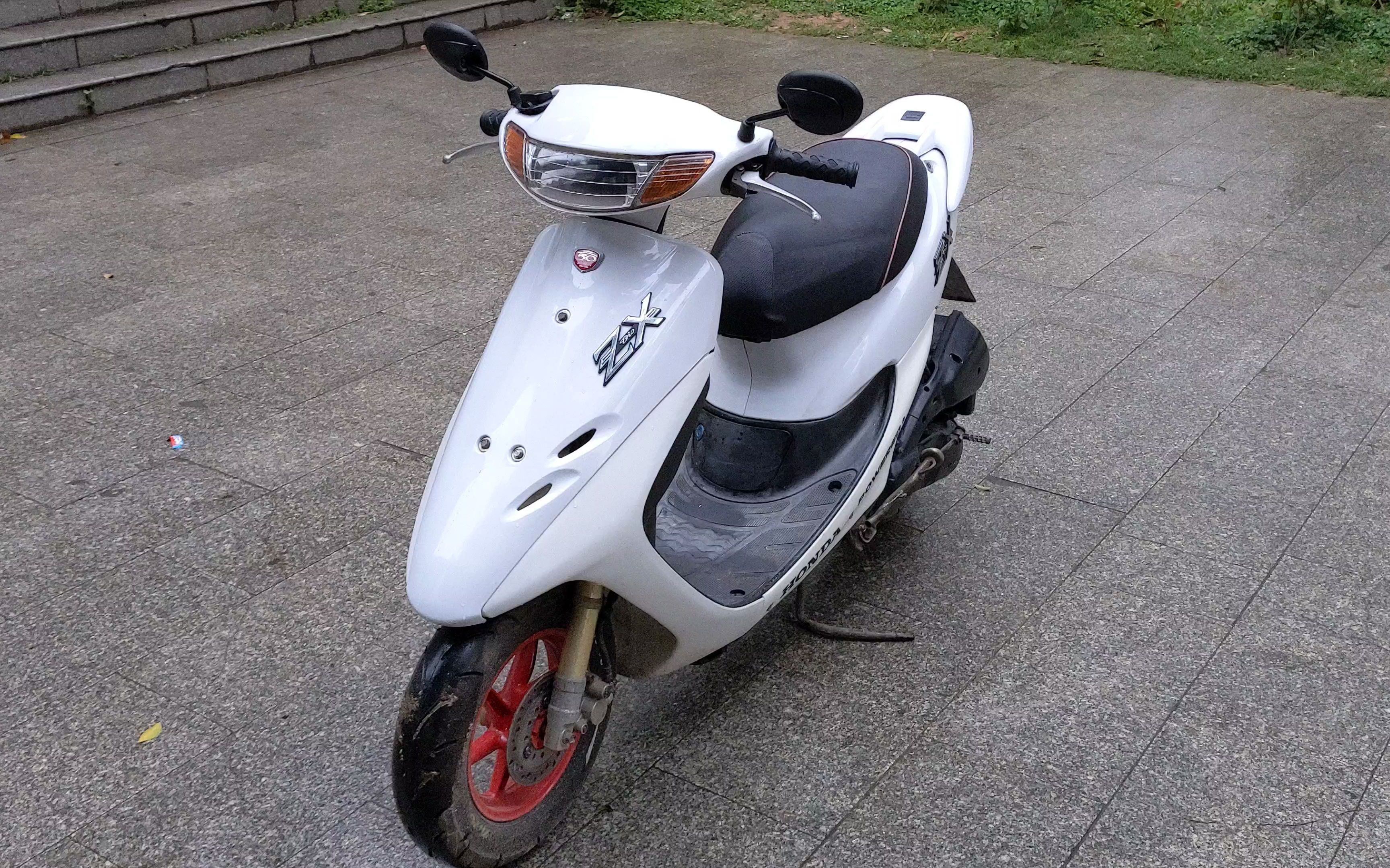 本田二冲程diozx35静态展示