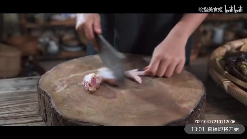 [图]里面各种美食，但看下来，果然还是中国饮食文化，永远滴神！！！这个宣传片好他吗走心！！！看得我馋疯了！！正好下饭！！！