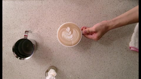 3 1.4 手打奶泡杯打奶泡,咖啡拉花