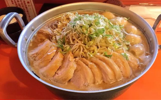 日本大胃王千叶市原总店draco小哥吃拉面