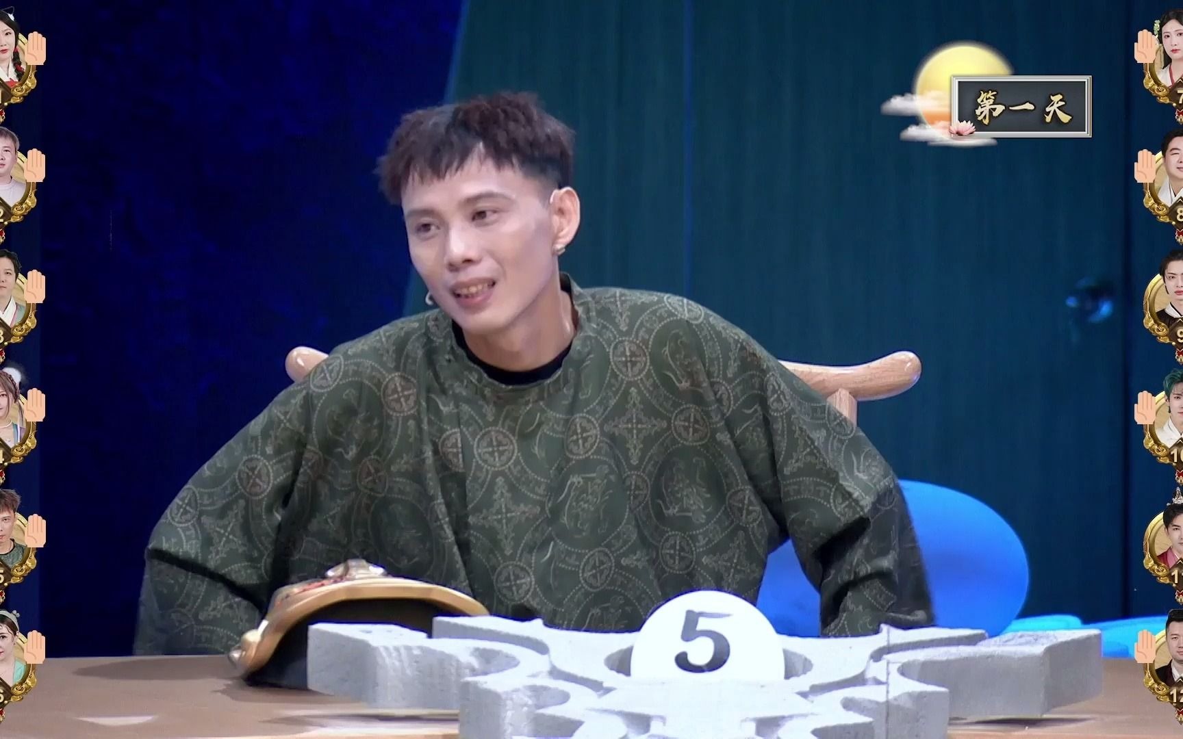 【godlie 第六季 第二期】李进锦开玩笑吐槽岳岳做笔记