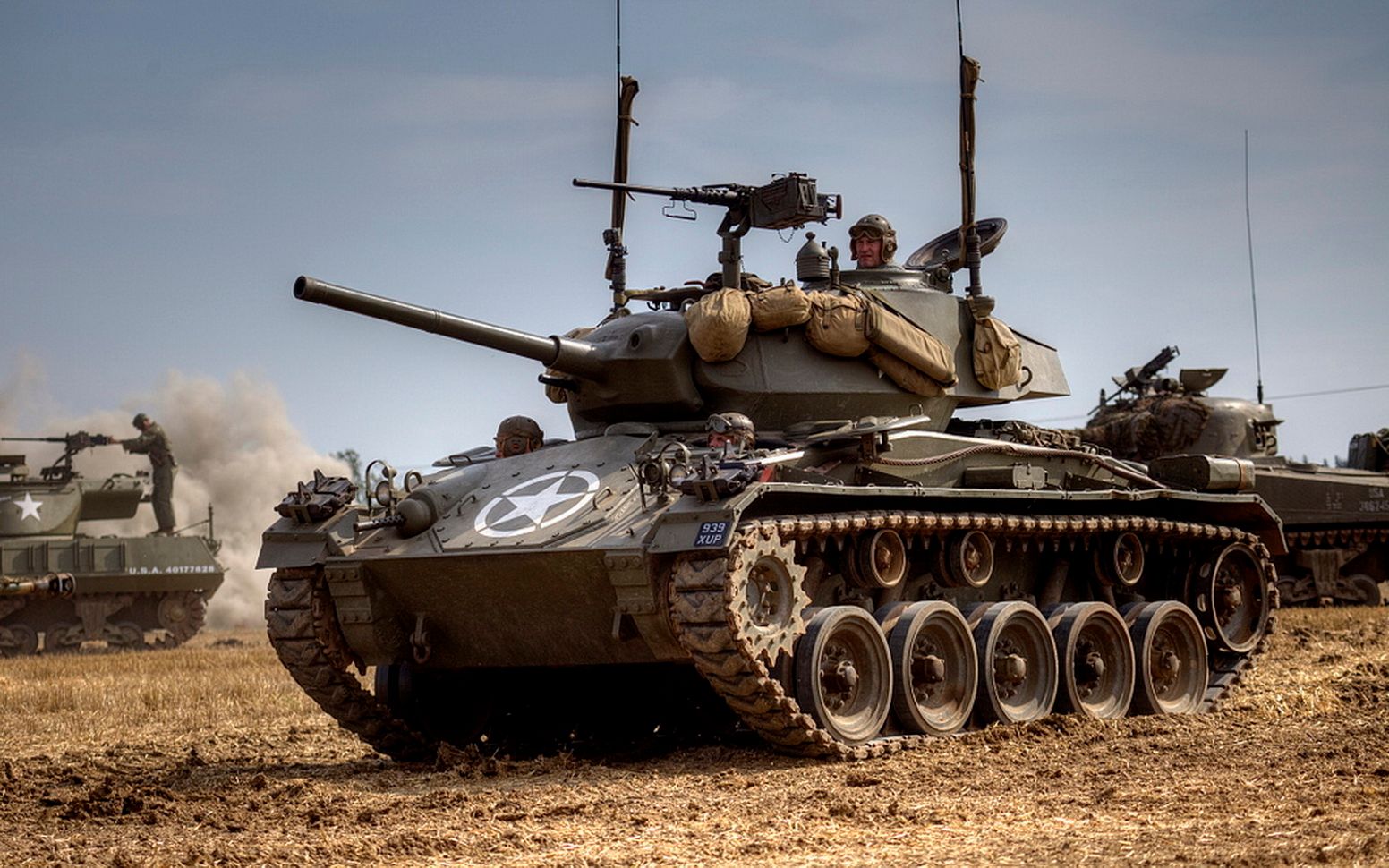 m24"霞飞"轻型坦克_哔哩哔哩 (゜-゜)つロ 干杯~-bilibili