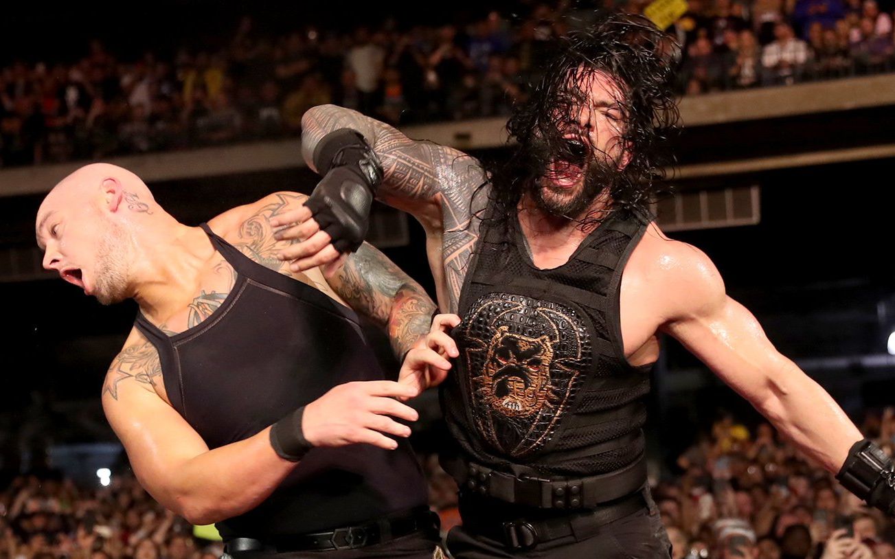 wwe 20年皇家大战 罗曼超人飞拳 飞冲肩连招击败科尔宾