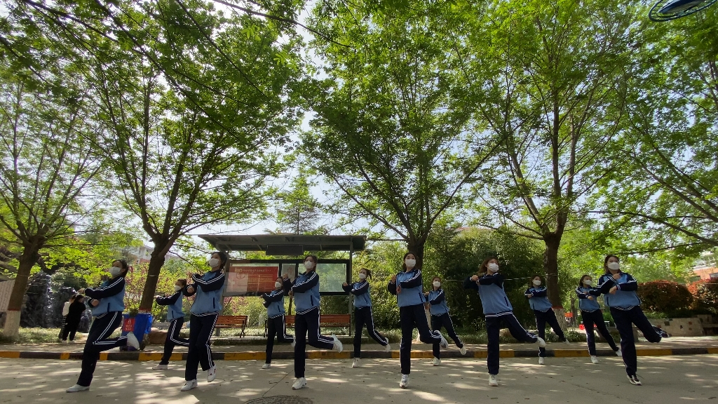 邯郸学院体育学院舞蹈表演(体育舞蹈)专业学生校园广场舞来啦