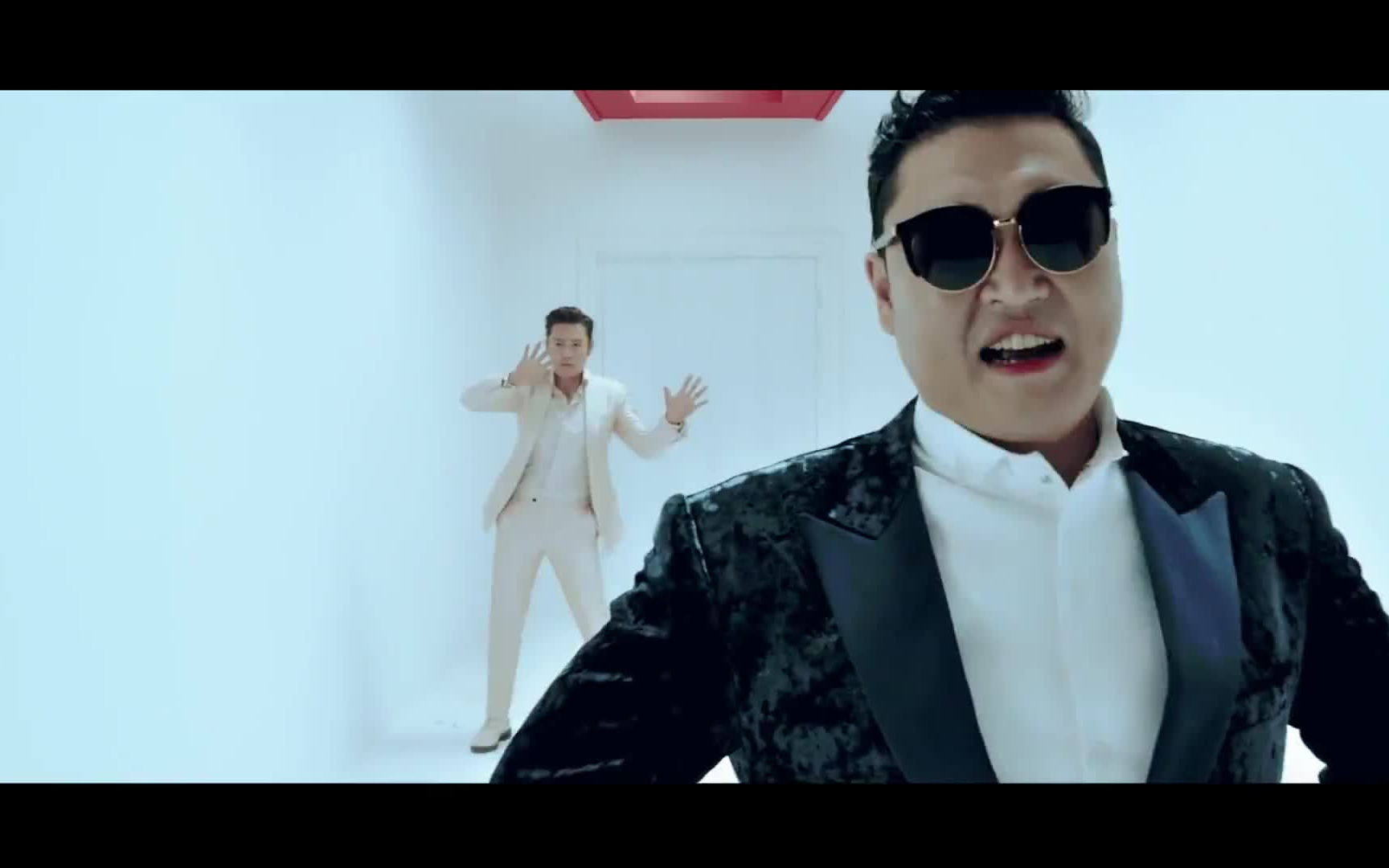 [图]PSY 'I Luv It' MV