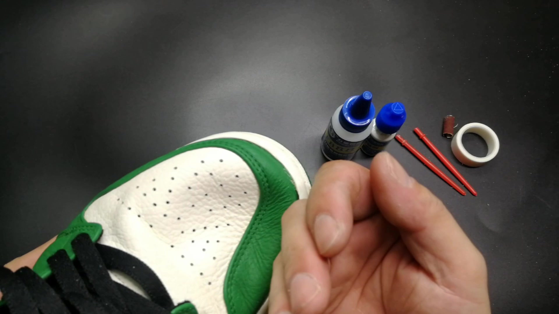 耐克aj1白绿脚趾开胶大口的修补视频教程