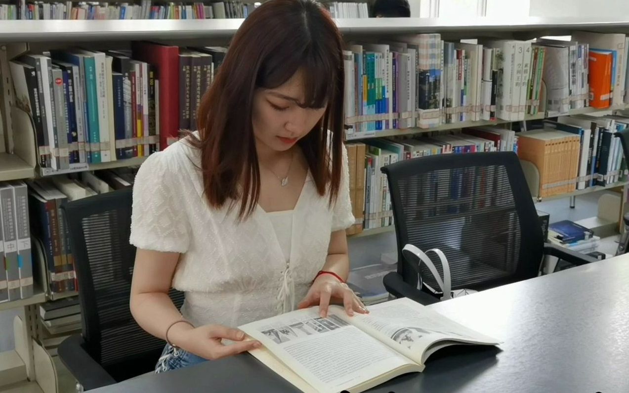 重庆大学第六届最美女研究生候选人-刘雨璇