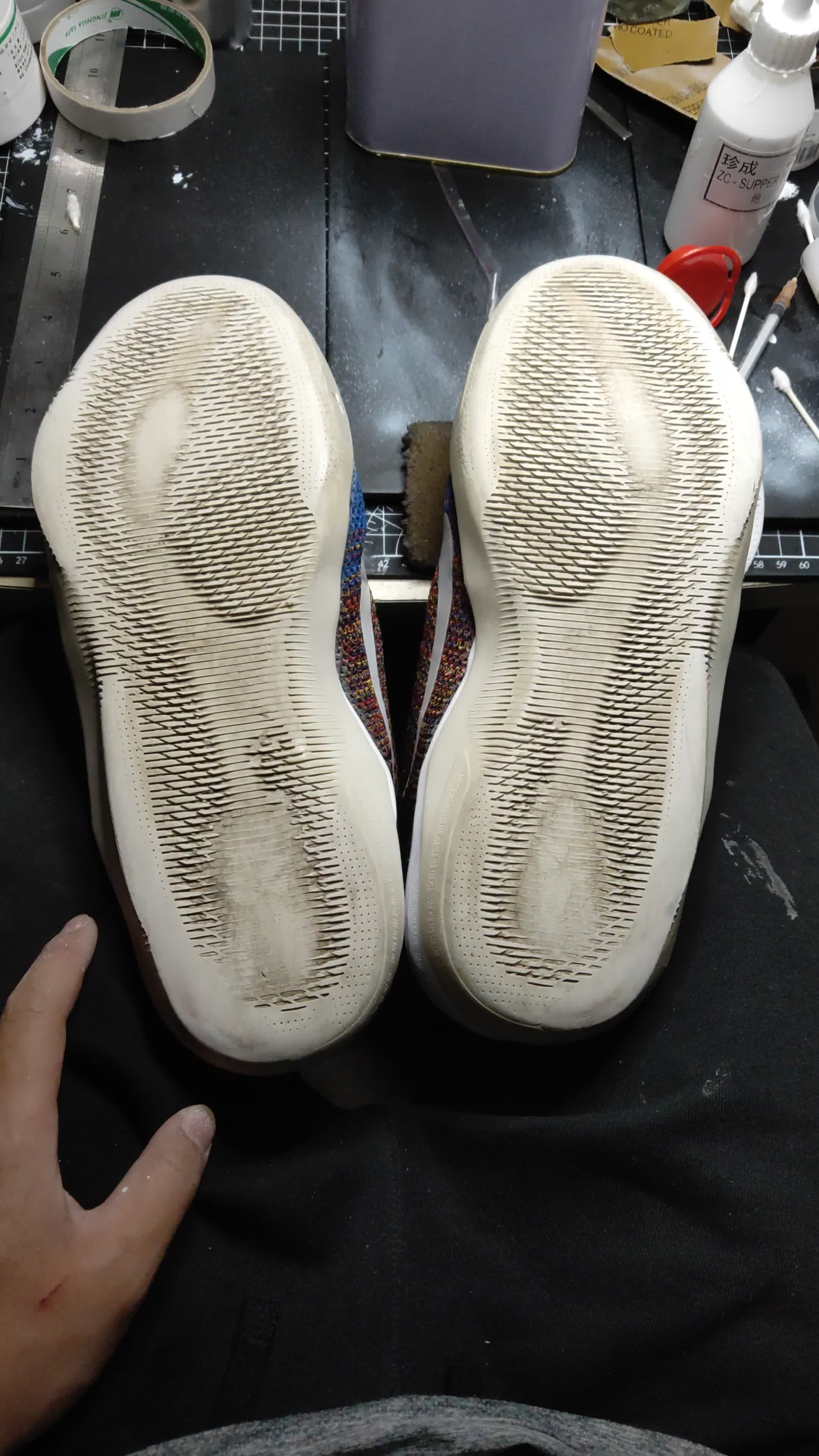 球鞋换底科比11