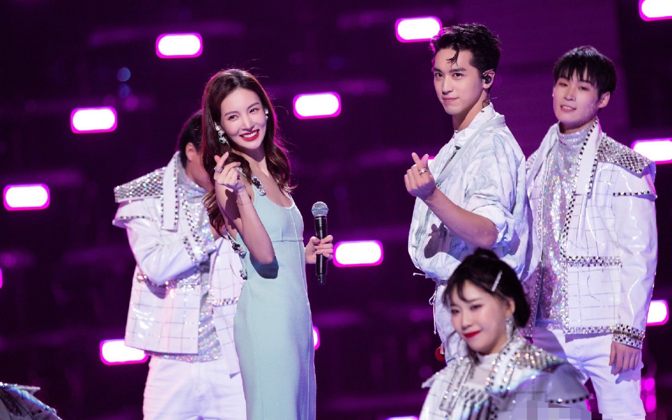 【2021跨年演唱会】许魏洲×金晨《你的甜蜜》