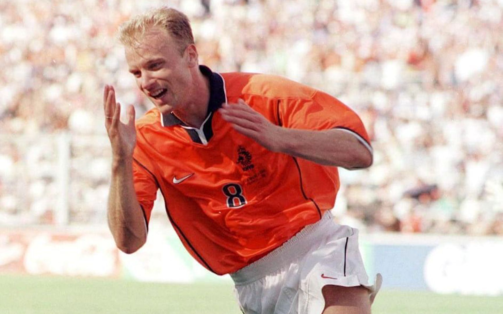 回顾98年荷兰5-0横扫韩国,博格坎普在韩国队半场犹如无人之境_哔哩