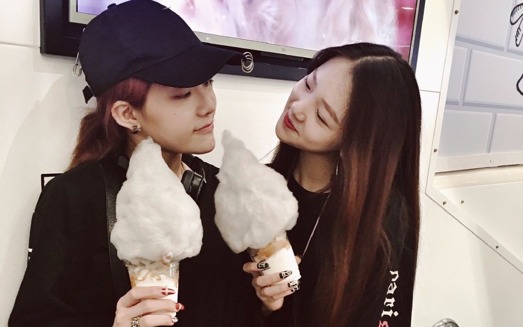 8.22 喻言&周梓倩直播福利