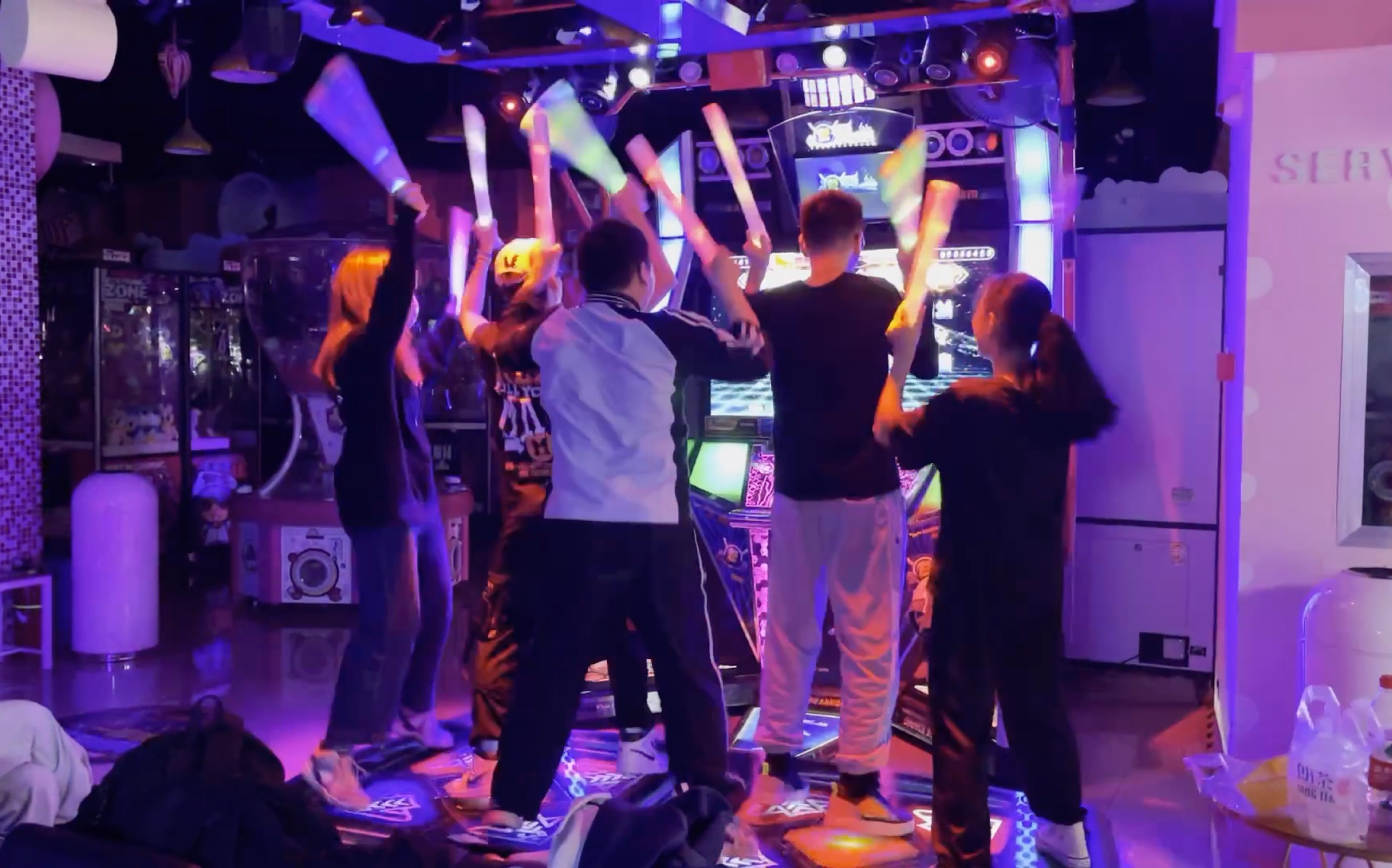 午夜蹦迪派对e舞成名enjoythistime五人情侣m电玩城