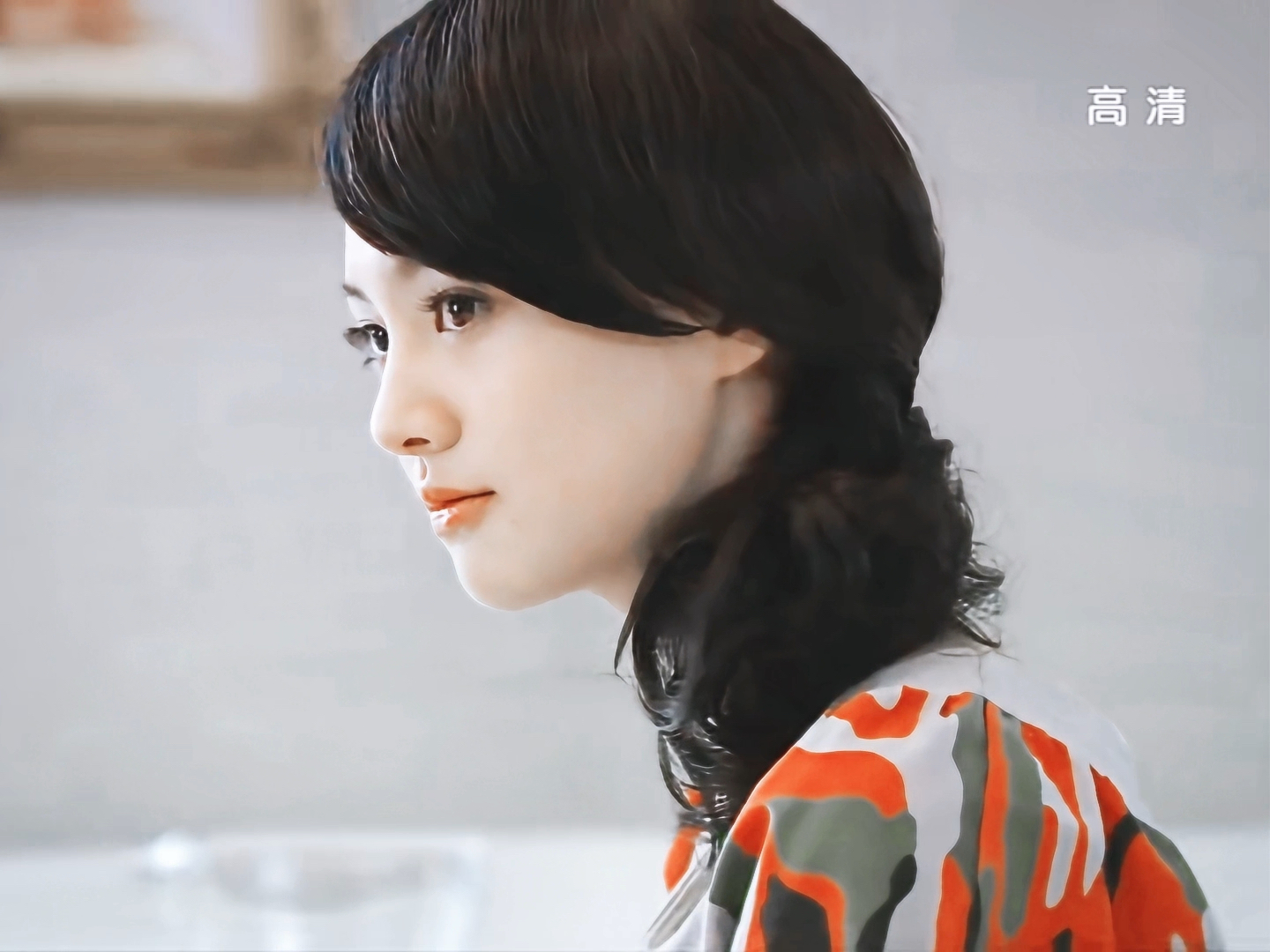 胜女的代价 "在重逢的街上,心跳比我先认出你"