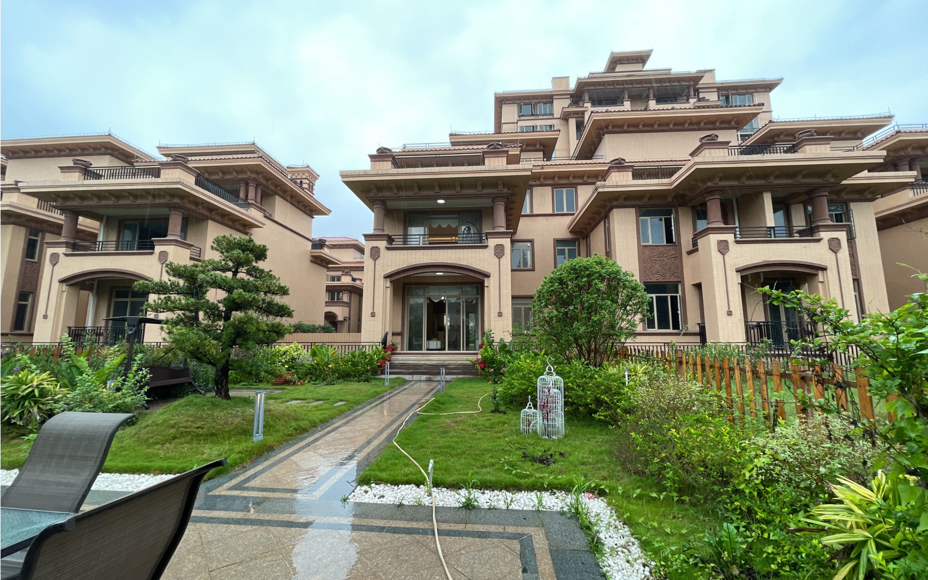 广州南沙尾盘别墅390万一套,使用面积高达 550平方,这才叫豪宅!