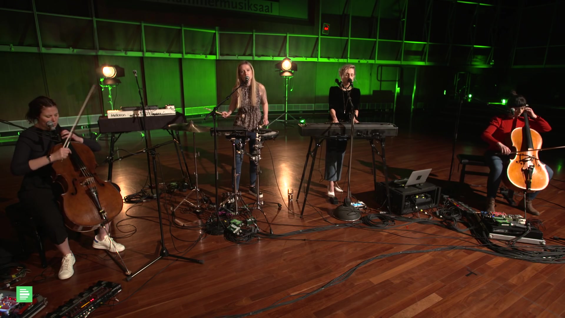 [图]【Agnes Obel-live 】 Familiar | It's Happening at Deutschlandfunk-Nova-Session