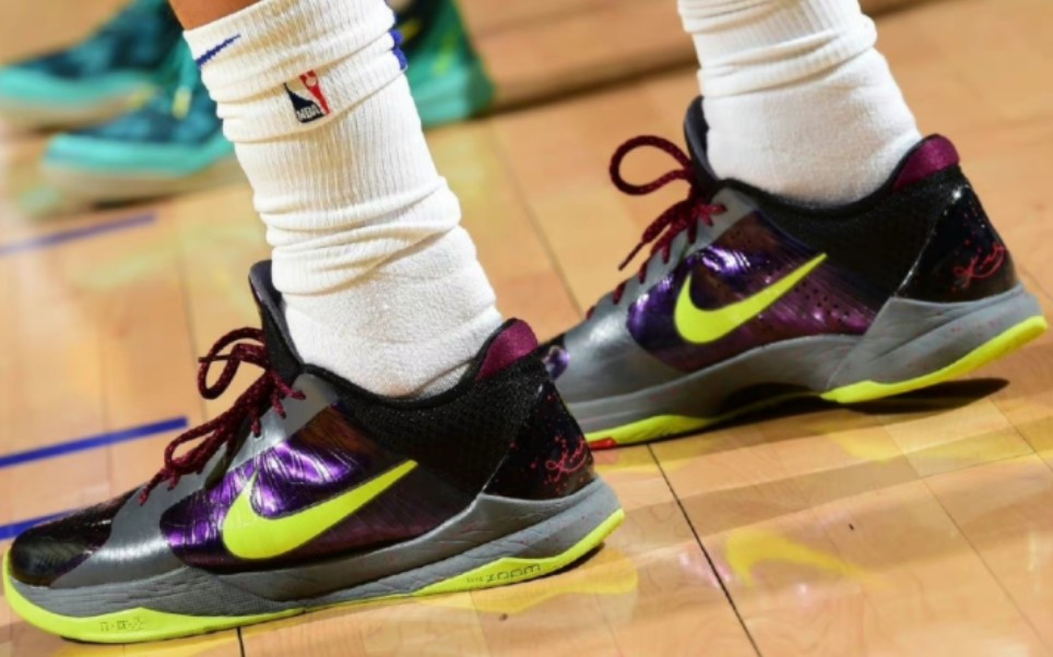 13岁第一双灭世纯原kobe5暗黑小丑配色