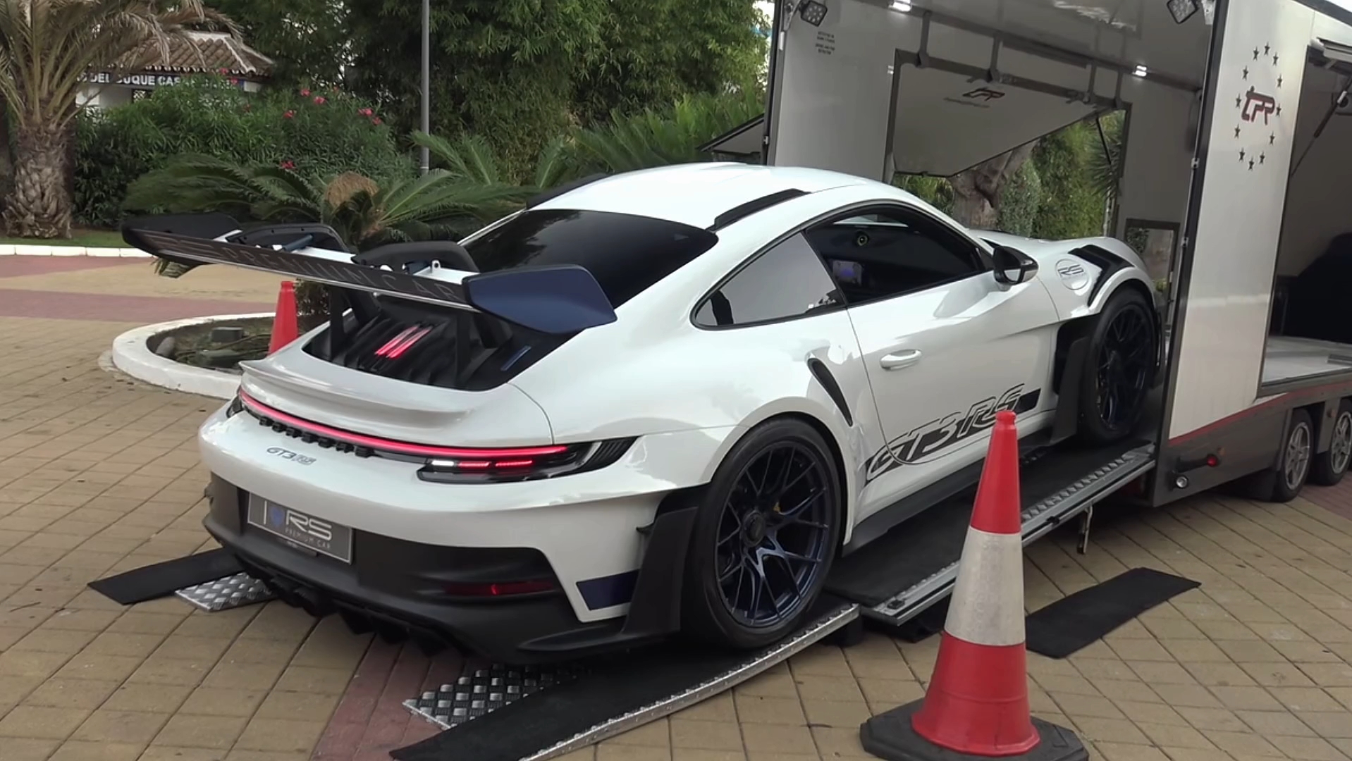 "圈出你身边的小富婆给你买"#保时捷992gt3rs