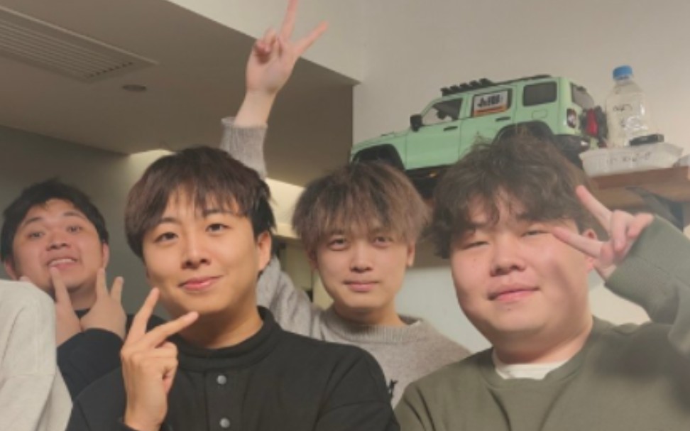 用小爱搜索小潮team四人,竟然