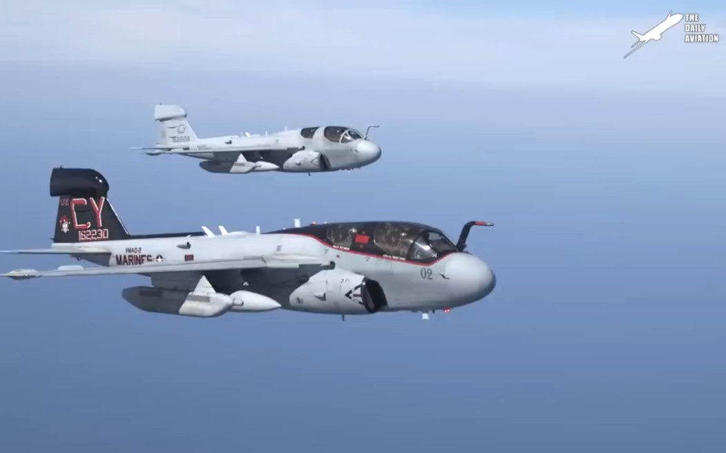 美国飞行员使用独特的 ea-6b 徘徊者执行极端电子战任务